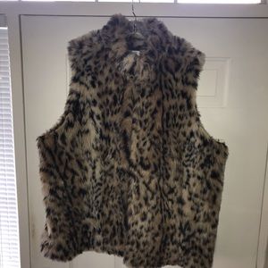 Cheetah faux fur vest -